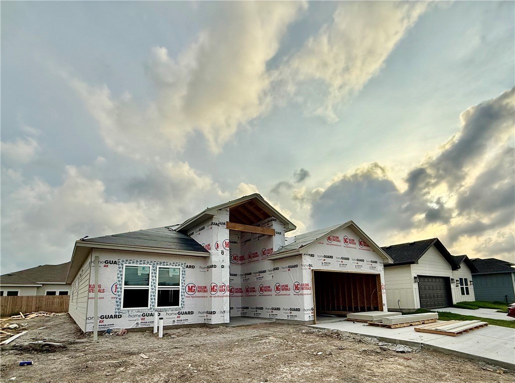 6721 La Salle Drive, Corpus Christi, TX 78414, 4 Bedrooms Bedrooms, ,3 BathroomsBathrooms,Residential,For Sale,6721 La Salle Drive,458528
