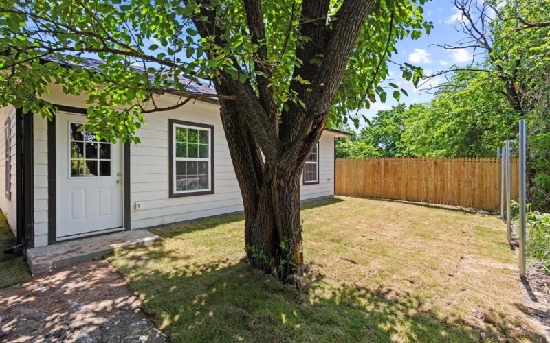 620 S First, Sherman, TX 75090, 2 Habitaciones Habitaciones , ,2 BañosBaños,Residential,En Venta,620 S First,20986489