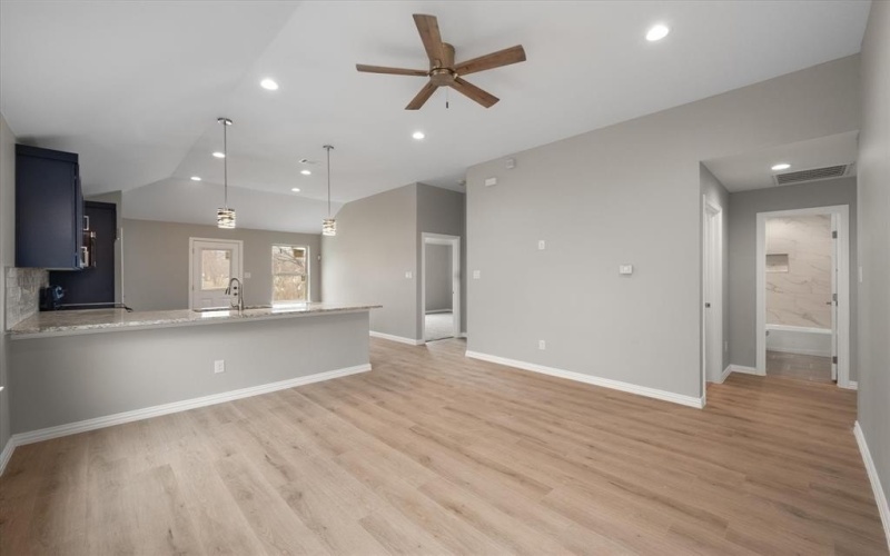 708 E 16TH Avenue, Corsicana, TX 75110, 3 Habitaciones Habitaciones , ,2 BañosBaños,Residential,En Venta,708 E 16TH Avenue,20986627