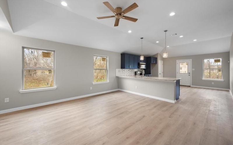 708 E 16TH Avenue, Corsicana, TX 75110, 3 Habitaciones Habitaciones , ,2 BañosBaños,Residential,En Venta,708 E 16TH Avenue,20986627