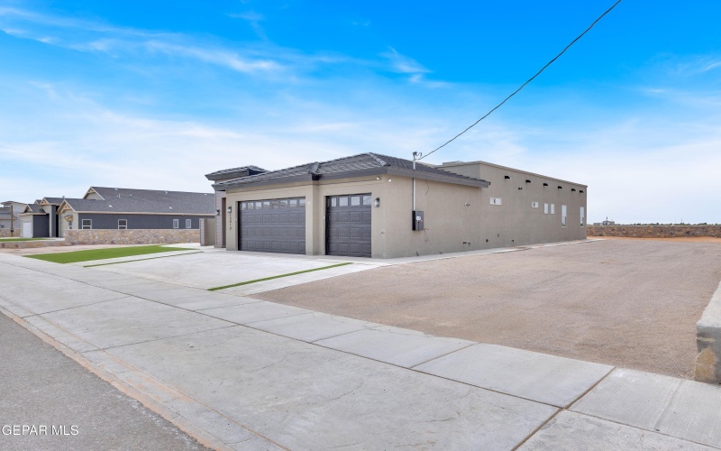 15010 Hinojos Ave, El Paso, TX 79938, 4 Habitaciones Habitaciones , ,5 BañosBaños,Residential,En Venta,15010 Hinojos Ave,925673