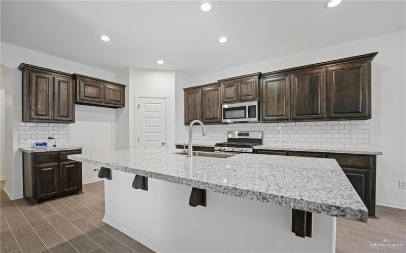 8318 N 34th Lane, McAllen, TX 78504, 4 Habitaciones Habitaciones , ,3 BañosBaños,Residential,En Venta,8318 N 34th Lane,475106