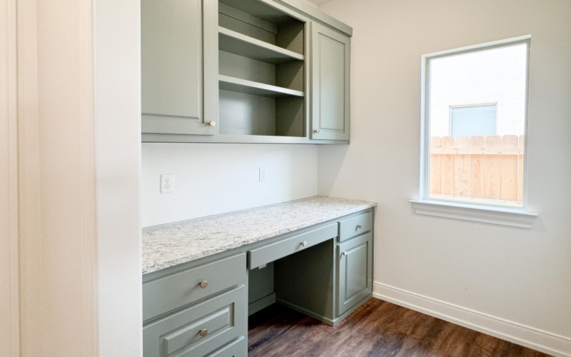 5515 119th Street, Lubbock, TX 79424, 4 Bedrooms Bedrooms, ,2 BathroomsBathrooms,Residential,For Sale,5515 119th Street,202557253