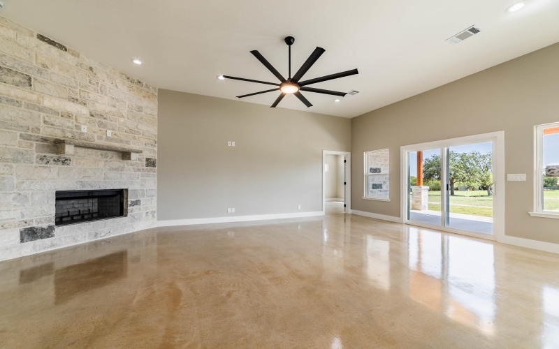 215 Oak Grove Parkway, Kingsland, TX 78639, 3 Habitaciones Habitaciones , ,2 BañosBaños,Residential,En Venta,215 Oak Grove Parkway,174117