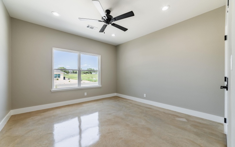 215 Oak Grove Parkway, Kingsland, TX 78639, 3 Habitaciones Habitaciones , ,2 BañosBaños,Residential,En Venta,215 Oak Grove Parkway,174117