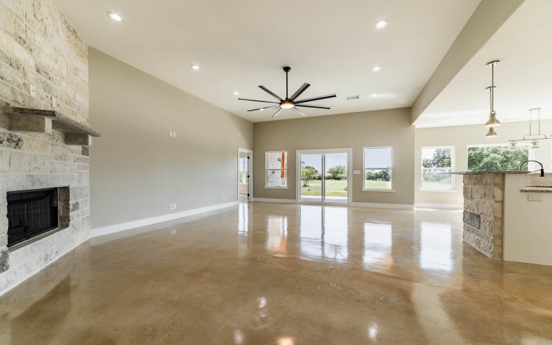 215 Oak Grove Parkway, Kingsland, TX 78639, 3 Habitaciones Habitaciones , ,2 BañosBaños,Residential,En Venta,215 Oak Grove Parkway,174117