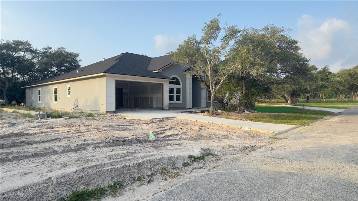 102 Oakmont Drive, Rockport, TX 78382, 4 Bedrooms Bedrooms, ,5 BathroomsBathrooms,Residential,For Sale,102 Oakmont Drive,455298