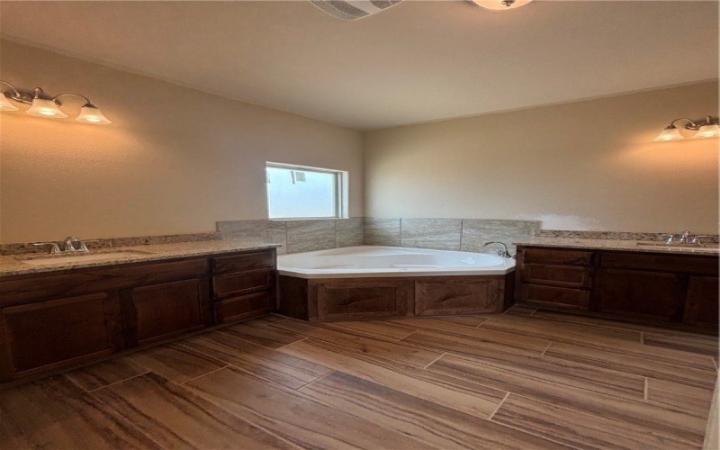 3206 Anchorage Drive, Corpus Christi, TX 78414, 4 Bedrooms Bedrooms, ,3 BathroomsBathrooms,Residential,For Sale,3206 Anchorage Drive,455401