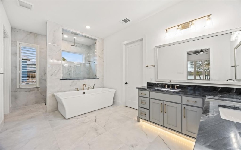 7061 The Resort Drive, Fort Worth, TX 76179, 5 Habitaciones Habitaciones , ,5 BañosBaños,Residential,En Venta,7061 The Resort Drive,20988478