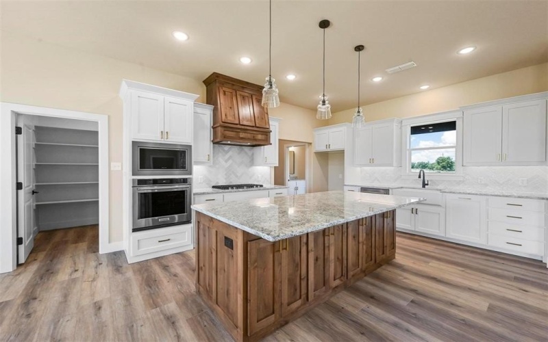 1560 Dixie Estates Way, Whitesboro, TX 76273, 3 Bedrooms Bedrooms, ,2 BathroomsBathrooms,Residential,For Sale,1560 Dixie Estates Way,20988545