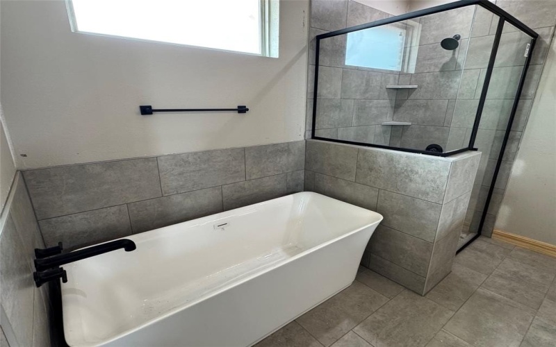3701 Tremont Lane, Granbury, TX 76049, 4 Bedrooms Bedrooms, ,3 BathroomsBathrooms,Residential,For Sale,3701 Tremont Lane,20988569