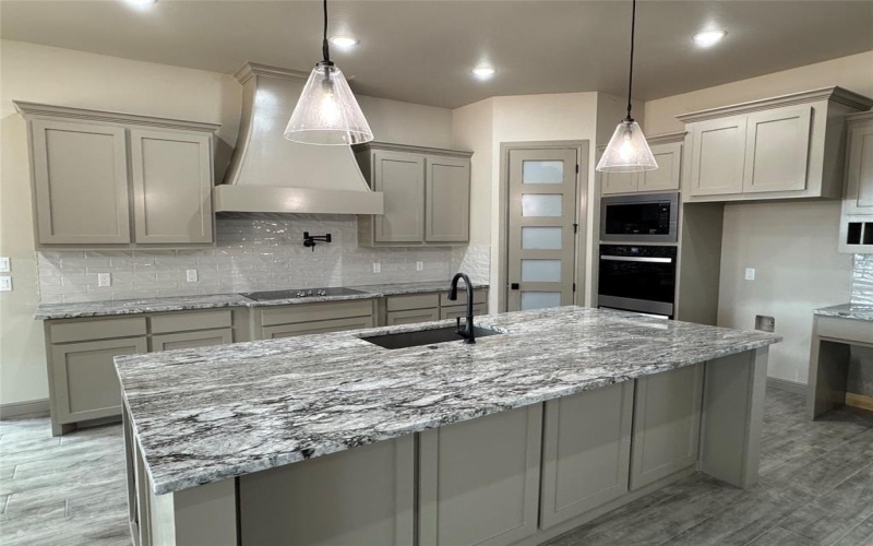 3701 Tremont Lane, Granbury, TX 76049, 4 Bedrooms Bedrooms, ,3 BathroomsBathrooms,Residential,For Sale,3701 Tremont Lane,20988569