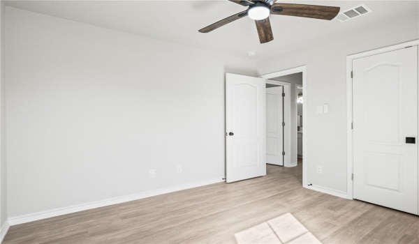 15217 Windward Drive #404, Corpus Christi, TX 78418, 4 Bedrooms Bedrooms, ,3 BathroomsBathrooms,Residential,For Sale,15217 Windward Drive,455429