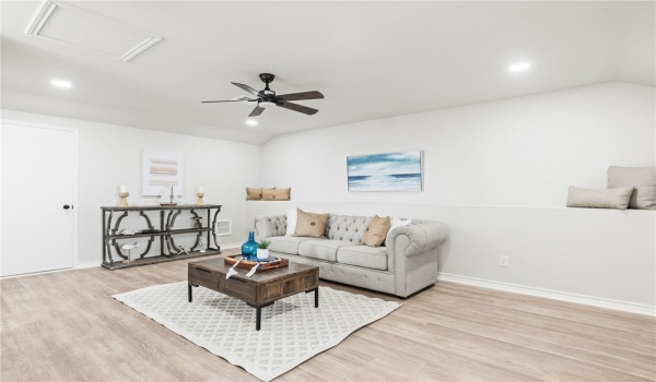 15217 Windward Drive #404, Corpus Christi, TX 78418, 4 Bedrooms Bedrooms, ,3 BathroomsBathrooms,Residential,For Sale,15217 Windward Drive,455429