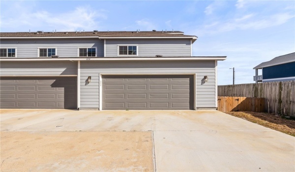 15217 Windward Drive #404, Corpus Christi, TX 78418, 4 Bedrooms Bedrooms, ,3 BathroomsBathrooms,Residential,For Sale,15217 Windward Drive,455429