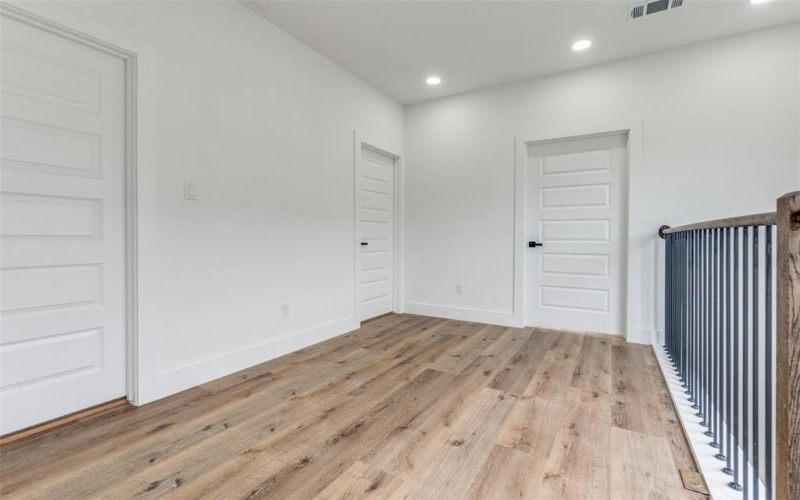 5704 Riverside Drive, Dallas, TX 75235, 2 Bedrooms Bedrooms, ,3 BathroomsBathrooms,Residential Lease,For Rent,5704 Riverside Drive,20986854