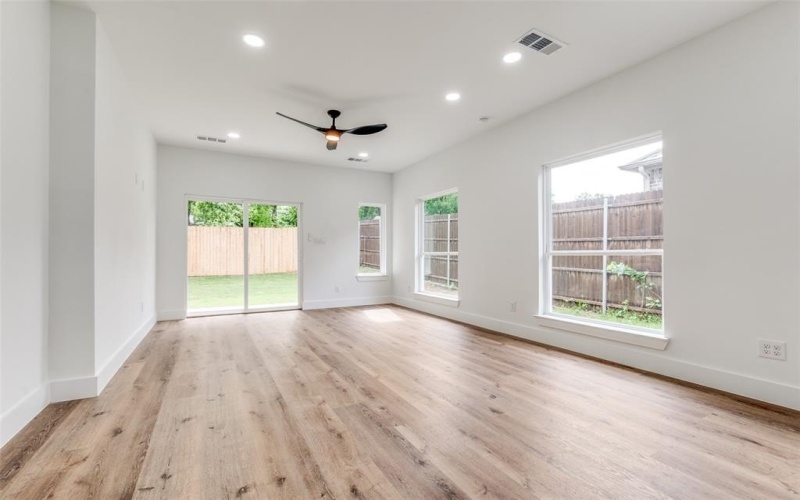 5704 Riverside Drive, Dallas, TX 75235, 2 Bedrooms Bedrooms, ,3 BathroomsBathrooms,Residential Lease,For Rent,5704 Riverside Drive,20986854