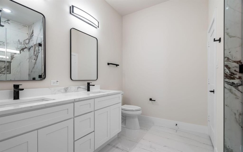 2340 Alsiddiq Drive, Irving, TX 75062, 4 Bedrooms Bedrooms, ,3 BathroomsBathrooms,Residential,For Sale,2340 Alsiddiq Drive,20988104