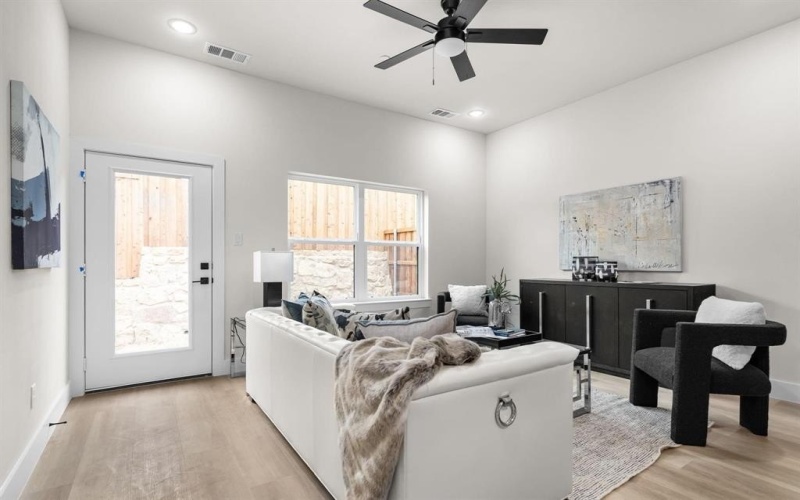 2340 Alsiddiq Drive, Irving, TX 75062, 4 Bedrooms Bedrooms, ,3 BathroomsBathrooms,Residential,For Sale,2340 Alsiddiq Drive,20988104