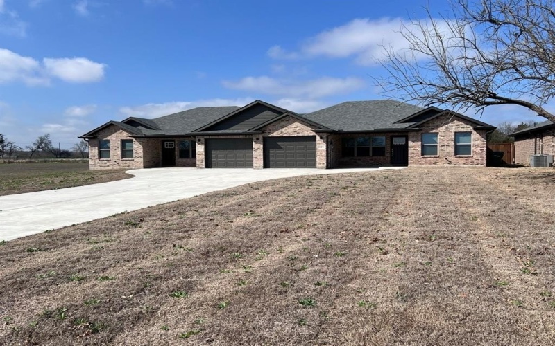 635 Friendship Road, Sherman, TX 75092, 3 Bedrooms Bedrooms, ,2 BathroomsBathrooms,Residential Lease,For Rent,635 Friendship Road,20988199