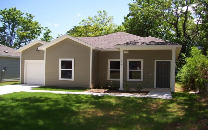 904 W Florence Street, Denison, TX 75020, 3 Habitaciones Habitaciones , ,2 BañosBaños,Residential,En Venta,904 W Florence Street,20988282