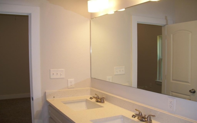 1119 W Johnson Street, Denison, TX 75020, 3 Habitaciones Habitaciones , ,2 BañosBaños,Residential,En Venta,1119 W Johnson Street,20988301