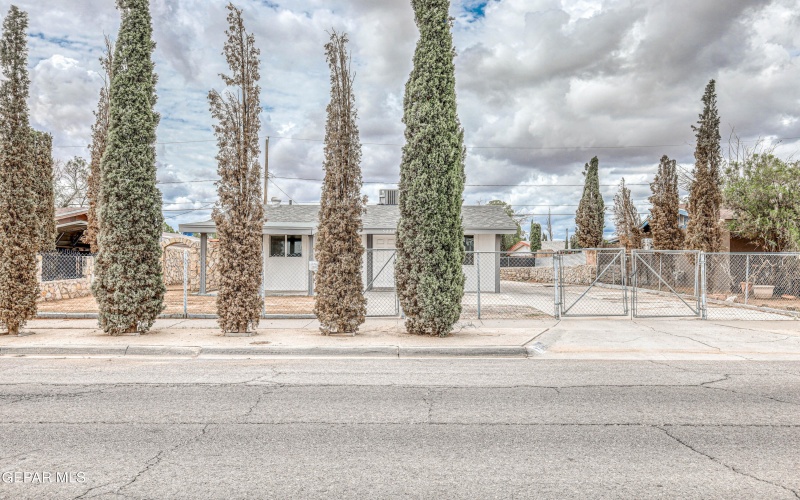 5232 SUN VALLEY Drive, El Paso, TX 79924, 3 Bedrooms Bedrooms, ,1 BathroomBathrooms,Residential,For Sale,5232 SUN VALLEY Drive,925745