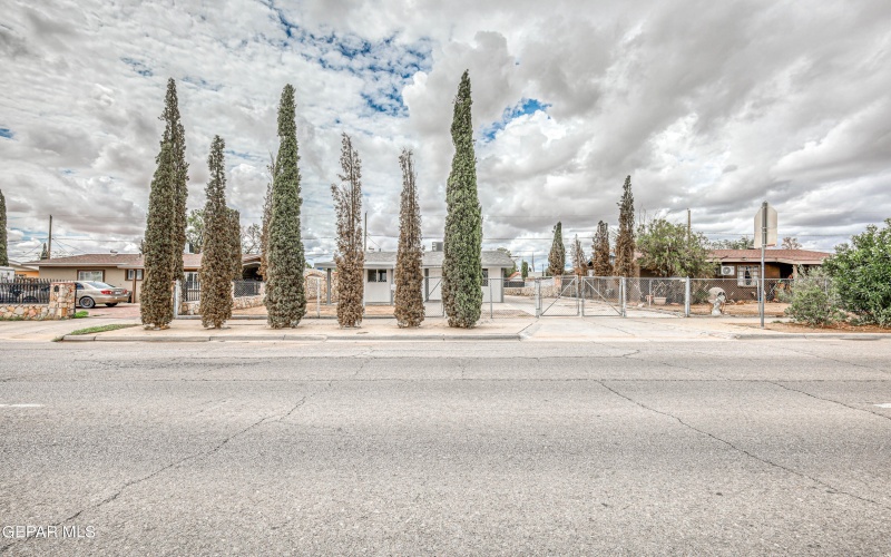 5232 SUN VALLEY Drive, El Paso, TX 79924, 3 Bedrooms Bedrooms, ,1 BathroomBathrooms,Residential,For Sale,5232 SUN VALLEY Drive,925745