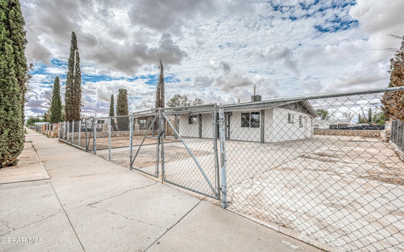 5232 SUN VALLEY Drive, El Paso, TX 79924, 3 Bedrooms Bedrooms, ,1 BathroomBathrooms,Residential,For Sale,5232 SUN VALLEY Drive,925745