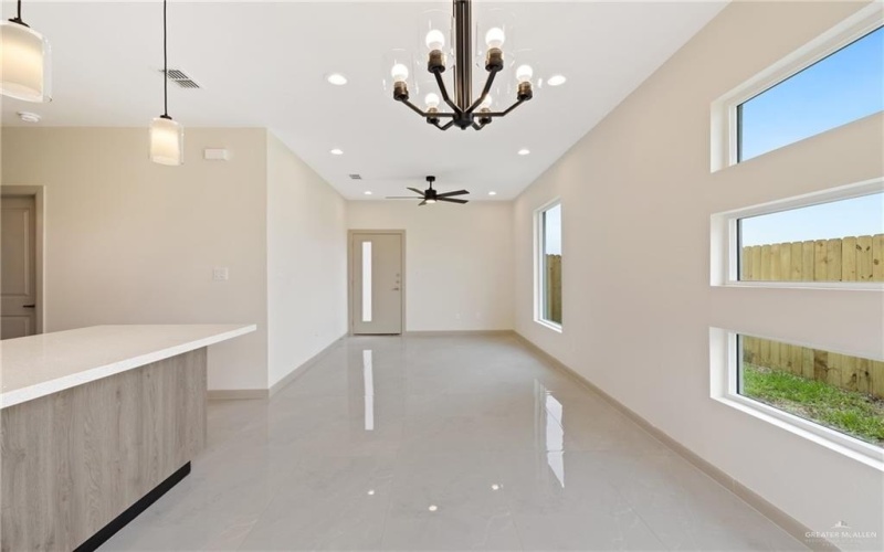 1707 W Violet Drive, Pharr, TX 78577, ,Residential Multi Family,En Venta,1707 W Violet Drive,475145