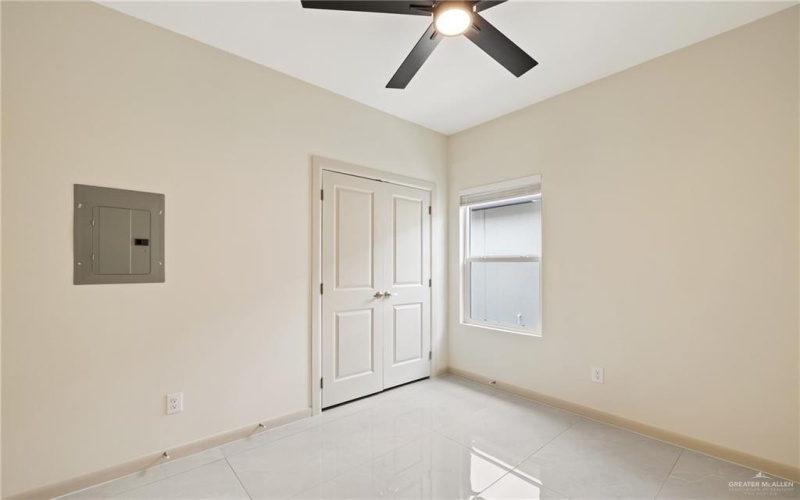1707 W Violet Drive, Pharr, TX 78577, ,Residential Multi Family,En Venta,1707 W Violet Drive,475145