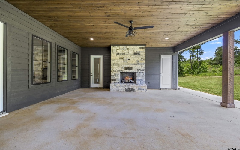 800 N Stone Chimney Rd, Bullard, TX 75757, 5 Bedrooms Bedrooms, ,5 BathroomsBathrooms,Residential,For Sale,800 N Stone Chimney Rd,25010112