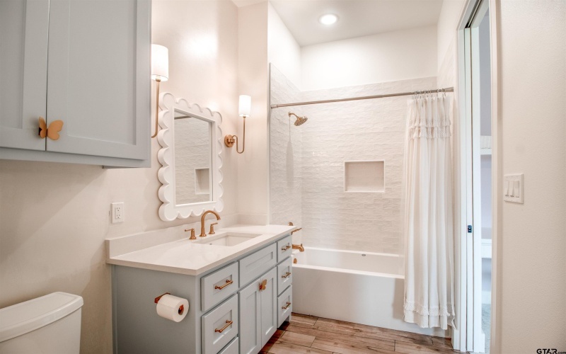 12240 Jazmin Cir, Flint, TX 75762, 4 Bedrooms Bedrooms, ,5 BathroomsBathrooms,Residential,For Sale,12240 Jazmin Cir,25010155