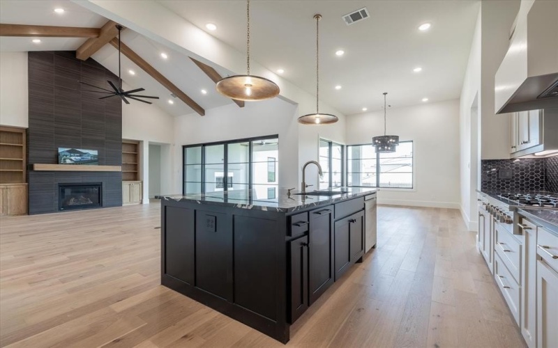 9625 Saint Michel Lane, Fort Worth, TX 76126, 4 Habitaciones Habitaciones , ,5 BañosBaños,Residential,En Venta,9625 Saint Michel Lane,20989857
