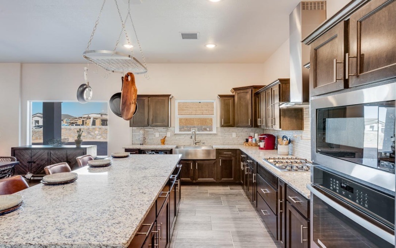 15049 Ambition Avenue, El Paso, TX 79938, 5 Bedrooms Bedrooms, ,3 BathroomsBathrooms,Residential,For Sale,15049 Ambition Avenue,895020