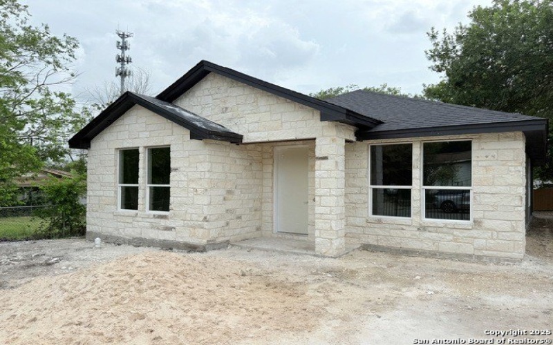 419 N San Ignacio Ave, San Antonio, TX 78228, 4 Bedrooms Bedrooms, ,3 BathroomsBathrooms,Residential,For Sale,419 N San Ignacio Ave,1881275