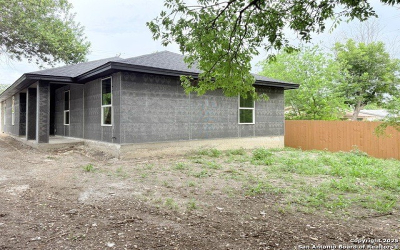 419 N San Ignacio Ave, San Antonio, TX 78228, 4 Bedrooms Bedrooms, ,3 BathroomsBathrooms,Residential,For Sale,419 N San Ignacio Ave,1881275
