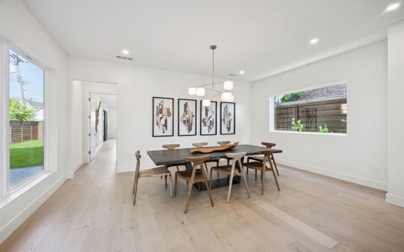 2029 Summit Avenue, Dallas, TX 75206, 3 Habitaciones Habitaciones , ,5 BañosBaños,Residential,En Venta,2029 Summit Avenue,20979948