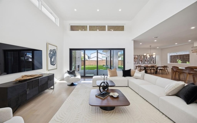 2029 Summit Avenue, Dallas, TX 75206, 3 Habitaciones Habitaciones , ,5 BañosBaños,Residential,En Venta,2029 Summit Avenue,20979948