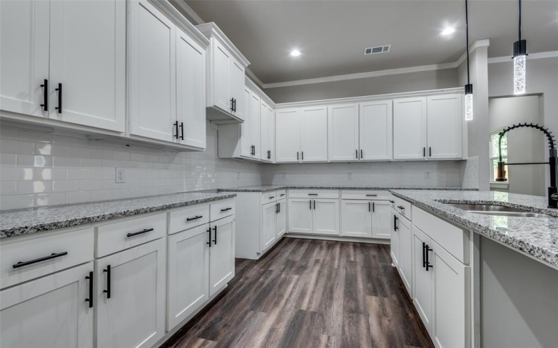 4111 Metropolitan Avenue, Dallas, TX 75210, 4 Bedrooms Bedrooms, ,3 BathroomsBathrooms,Residential,For Sale,4111 Metropolitan Avenue,20985129