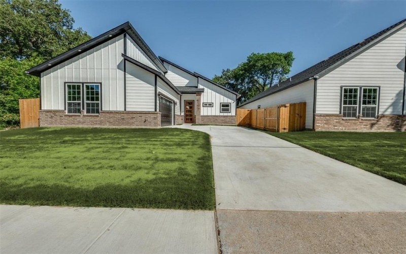 4111 Metropolitan Avenue, Dallas, TX 75210, 4 Bedrooms Bedrooms, ,3 BathroomsBathrooms,Residential,For Sale,4111 Metropolitan Avenue,20985129