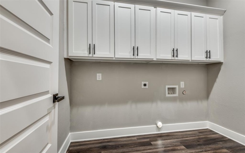 4111 Metropolitan Avenue, Dallas, TX 75210, 4 Bedrooms Bedrooms, ,3 BathroomsBathrooms,Residential,For Sale,4111 Metropolitan Avenue,20985129