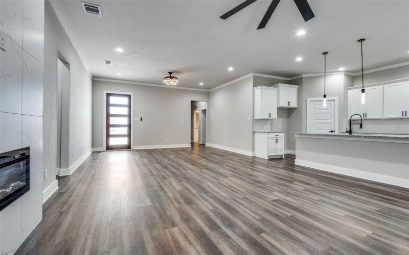 4111 Metropolitan Avenue, Dallas, TX 75210, 4 Bedrooms Bedrooms, ,3 BathroomsBathrooms,Residential,For Sale,4111 Metropolitan Avenue,20985129