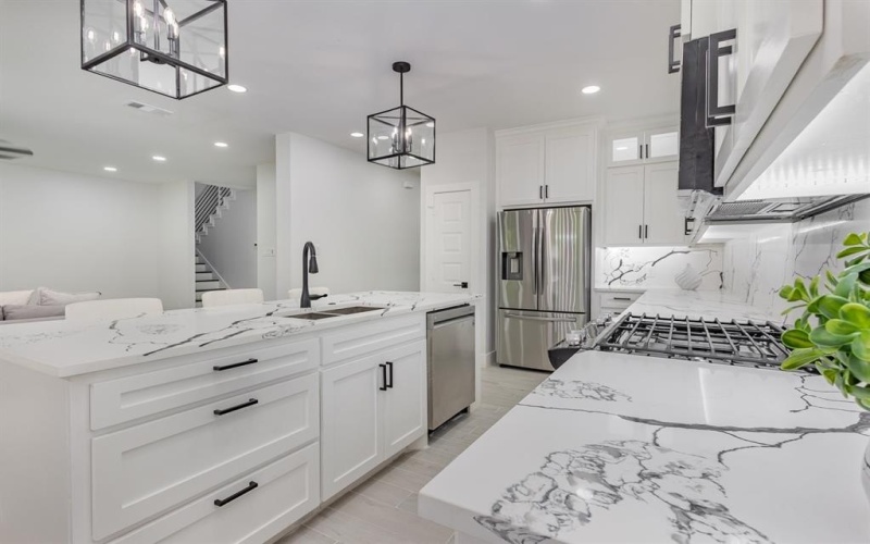 1122 S Montclair Avenue, Dallas, TX 75208, 5 Bedrooms Bedrooms, ,3 BathroomsBathrooms,Residential,For Sale,1122 S Montclair Avenue,20985298