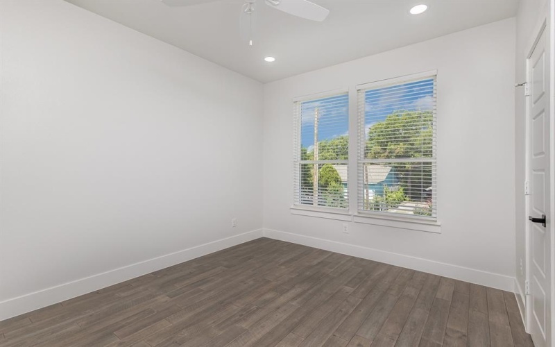 1122 S Montclair Avenue, Dallas, TX 75208, 5 Bedrooms Bedrooms, ,3 BathroomsBathrooms,Residential,For Sale,1122 S Montclair Avenue,20985298