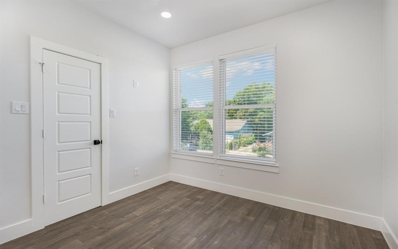 1122 S Montclair Avenue, Dallas, TX 75208, 5 Bedrooms Bedrooms, ,3 BathroomsBathrooms,Residential,For Sale,1122 S Montclair Avenue,20985298