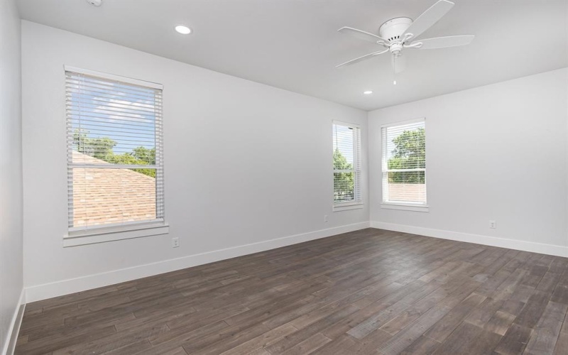 1122 S Montclair Avenue, Dallas, TX 75208, 5 Bedrooms Bedrooms, ,3 BathroomsBathrooms,Residential,For Sale,1122 S Montclair Avenue,20985298