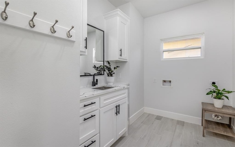 1122 S Montclair Avenue, Dallas, TX 75208, 5 Bedrooms Bedrooms, ,3 BathroomsBathrooms,Residential,For Sale,1122 S Montclair Avenue,20985298
