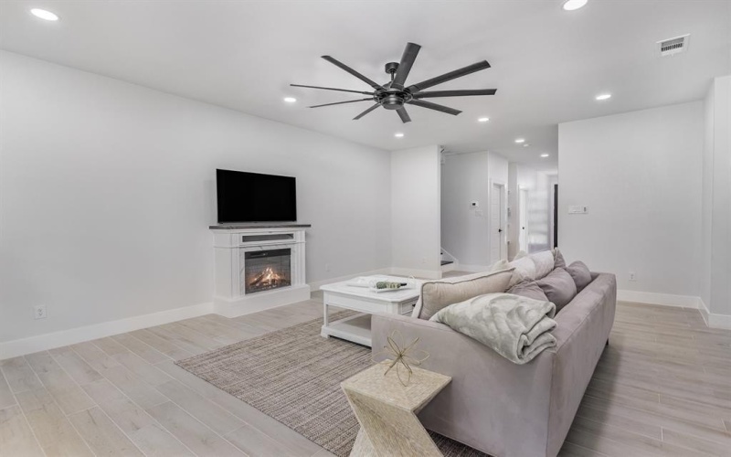 1122 S Montclair Avenue, Dallas, TX 75208, 5 Bedrooms Bedrooms, ,3 BathroomsBathrooms,Residential,For Sale,1122 S Montclair Avenue,20985298