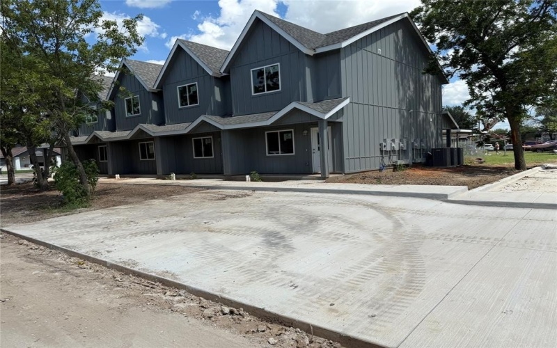 105 W North Street, Itasca, TX 76055, 2 Bedrooms Bedrooms, ,2 BathroomsBathrooms,Residential Lease,For Rent,105 W North Street,20985783